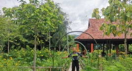 Malaysian Friend Alex Visits Thailand's Home of Lifechanyuan